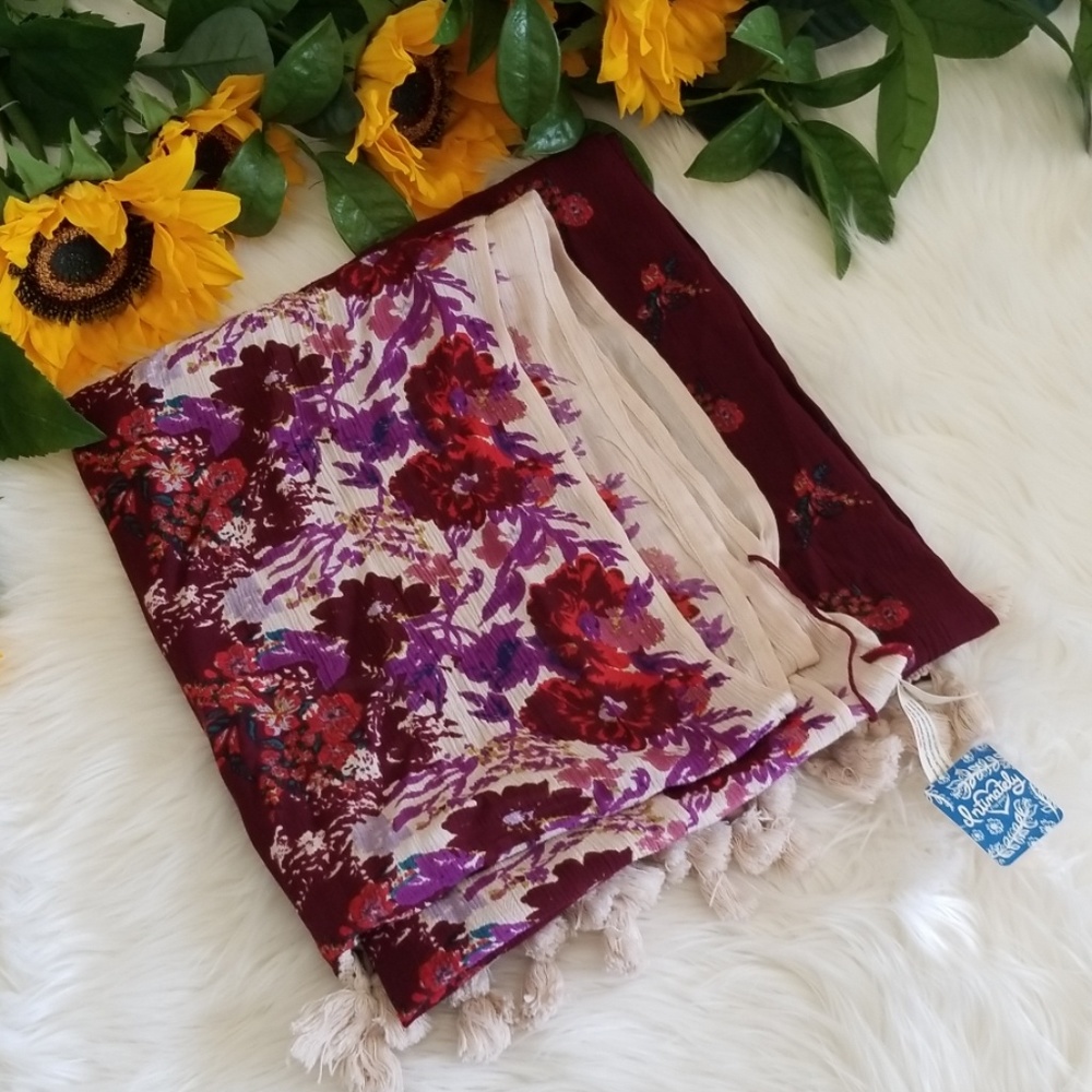 Free People Bali Wrapped In Blooms Shawl - Picture 4 of 4